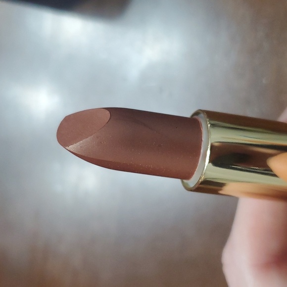 New Elizabeth Arden lipstick - Picture 2 of 3